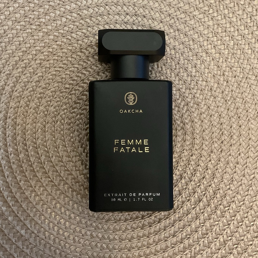 Oakcha Femme Fatale Extrait de Parfum - Black